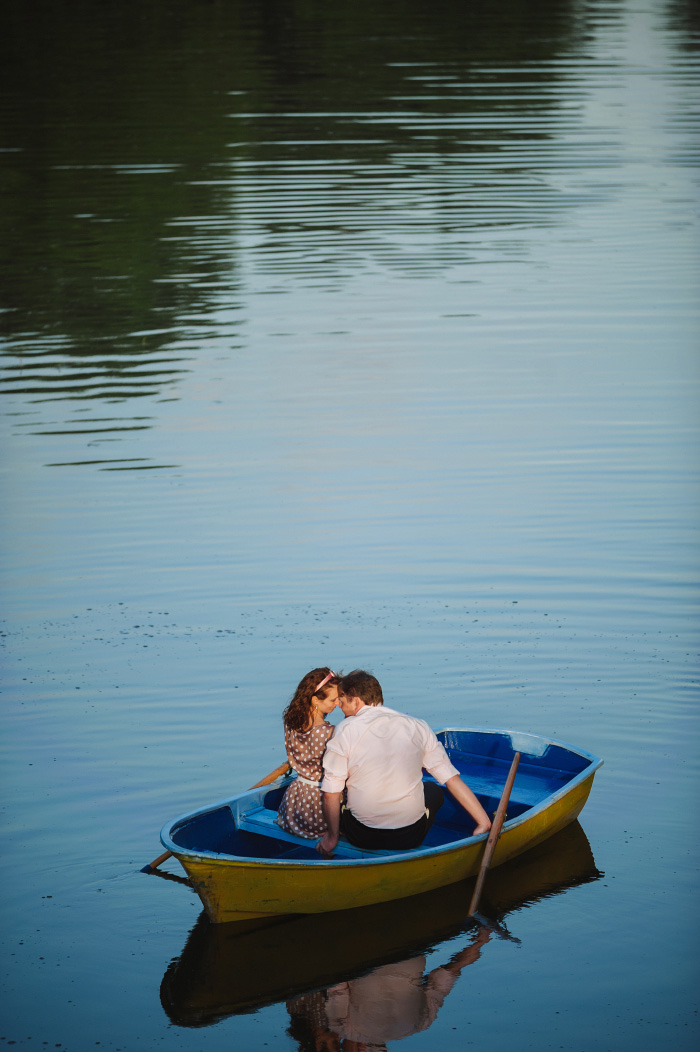 Ольга и Александр — лавстори на лодке.